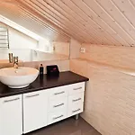 Luoteistuuli - 8+2 Hloe, Luoteis-himos Ski-in/out, 88m² + 30m² Villa Jämsä
