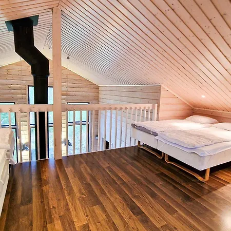 Willa Luoteistuuli - 8+2 Hloe, Luoteis-himos Ski-in/out, 88m² + 30m² *