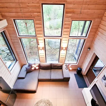 Luoteistuuli - 8+2 Hloe, Luoteis-himos Ski-in/out, 88m² + 30m² Vila