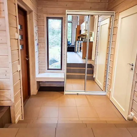 Luoteistuuli - 8+2 Hloe, Luoteis-himos Ski-in/out, 88m² + 30m² Vila Jämsä